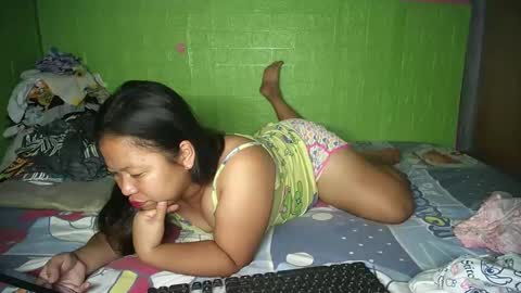 Snapshot of naughtyvina4u chatting on March 4, 4:52 pm VI NA online show from March 4, 4:52 pm