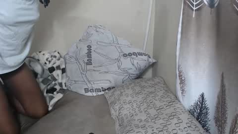 nawtylarissa_ online show from October 18, 8:10 pm