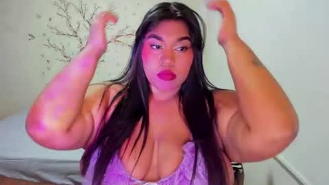 nayara_hinny online show from June 15, 12:00 am