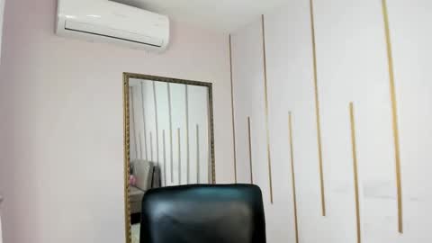 Snapshot of nayariskaya chatting on October 15, 4:09 pm Nayaris 3 online show from October 15, 4:09 pm