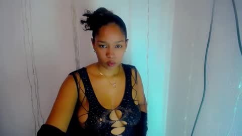 nayeisi_nicol online show from September 10, 8:42 pm