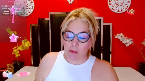 Snapshot of nayla_garner chatting on February 4, 5:01 pm Lady Nayla online show from February 4, 5:01 pm