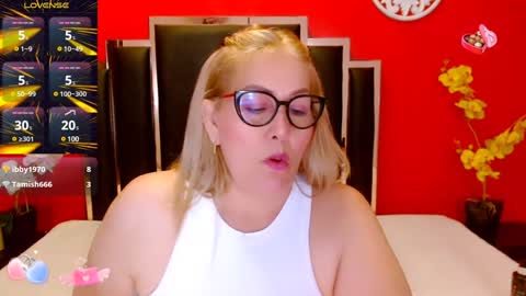 Snapshot of nayla_garner chatting on December 23, 8:03 pm Lady Nayla online show from December 23, 8:03 pm