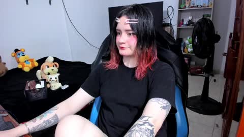 Geek Nicole    im Neeko UwU online show from April 5, 8:30 pm