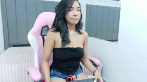 Neifer online show from October 25, 1:52 pm