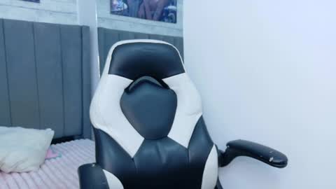 Neifer online show from September 16, 3:09 pm