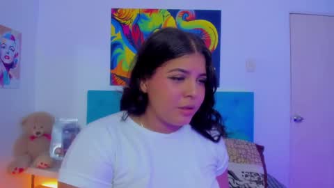 Snapshot of neferet_opal chatting on October 1, 1:10 am neferet_opal online show from October 1, 1:10 am