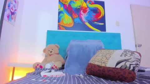 Snapshot of neferet_opal chatting on September 15, 1:47 am neferet_opal online show from September 15, 1:47 am