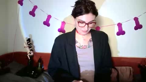 nefertiti_queen online show from February 25, 11:14 pm
