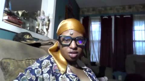 nefertitibank online show from July 14, 10:32 am