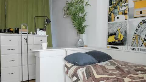 Snapshot of neldaestey chatting on October 29, 7:01 am Vicky and Beatrice online show from October 29, 7:01 am