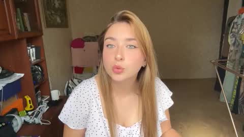 Hey theremy name is Felicia Lets hit 10 Thumbs Up together   online show from September 10, 11:21 am