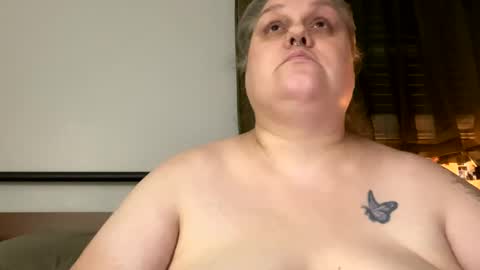 Nellie Atlas online show from March 3, 1:38 am