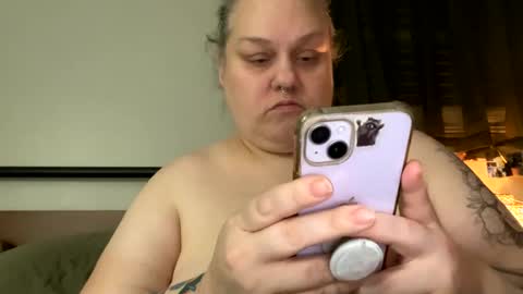 Nellie Atlas online show from March 11, 1:05 am