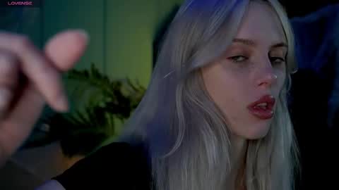 I am Nelly3 online show from November 3, 3:32 am