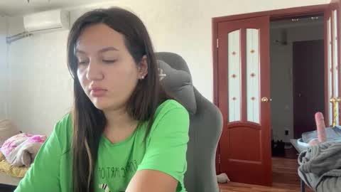 Snapshot of nellyfischer chatting on February 18, 7:32 am Nelly online show from February 18, 7:32 am