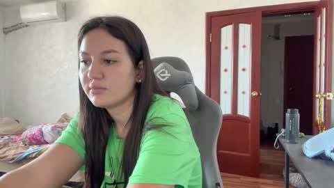 Snapshot of nellyfischer chatting on February 17, 7:25 am Nelly online show from February 17, 7:25 am