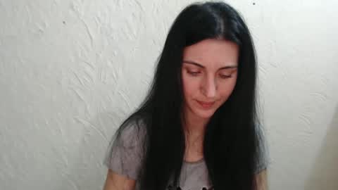 Snapshot of nensyfay_ chatting on December 20, 8:23 pm Nensy online show from December 20, 8:23 pm