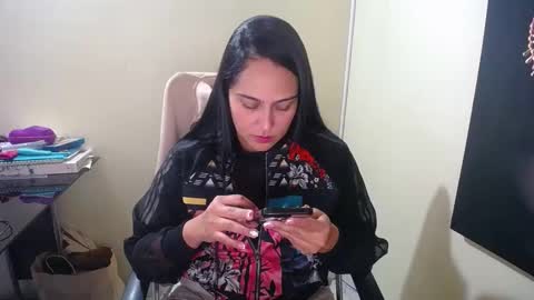 kelly lopez online show from December 12, 1:28 pm