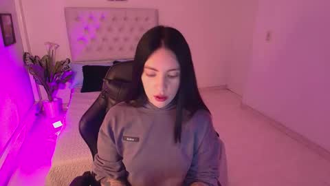 Snapshot of neo_sarah chatting on March 12, 6:43 pm neo_sarah online show from March 12, 6:43 pm