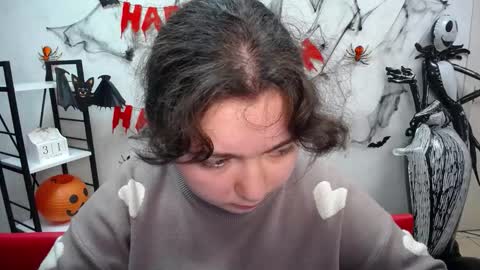 Snapshot of neonilalisova chatting on November 2, 8:07 am NeonilaLisova online show from November 2, 8:07 am