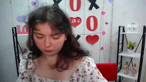 Snapshot of neonilalisova chatting on October 12, 8:39 am NeonilaLisova online show from October 12, 8:39 am