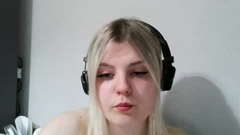 never_enoughh online show from June 25, 5:14 pm
