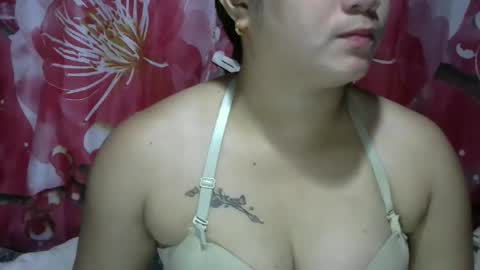 Snapshot of new_lady24 chatting on January 26, 1:09 am new_lady24 online show from January 26, 1:09 am
