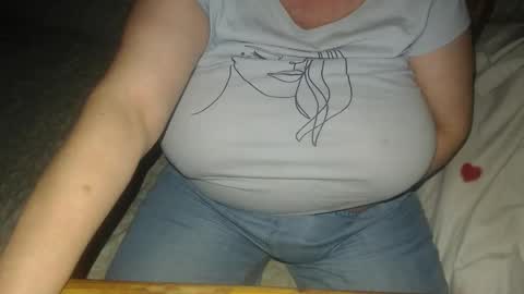 Snapshot of new_milf chatting on September 21, 8:18 pm Lilly online show from September 21, 8:18 pm