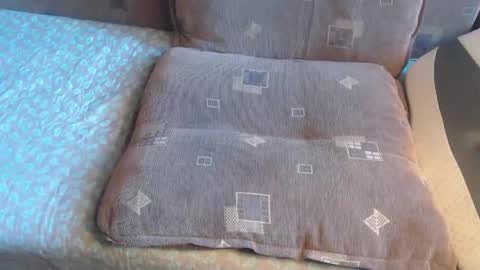 Snapshot of new_milf chatting on October 20, 10:40 am Lilly online show from October 20, 10:40 am