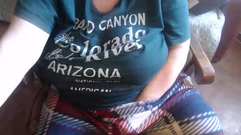 Snapshot of new_milf chatting on October 19, 9:55 am Lilly online show from October 19, 9:55 am