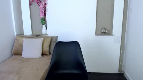 Neysha online show from January 9, 2:32 pm