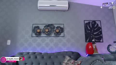 Snapshot of neytiri_moon chatting on February 16, 11:49 am Sandra online show from February 16, 11:49 am