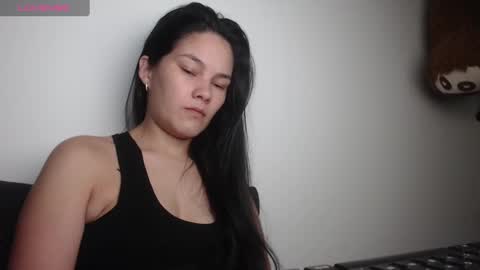 nezuko_sweet online show from January 5, 8:11 am