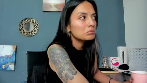laura  online show from January 2, 5:07 pm