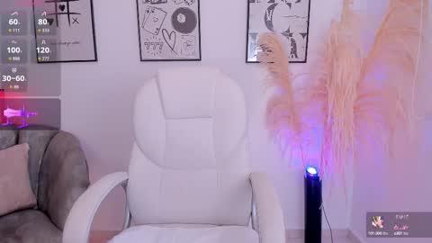 Snapshot of niaevans_x chatting on October 9, 7:18 pm Nia online show from October 9, 7:18 pm