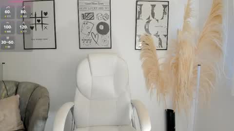 Snapshot of niaevans_x chatting on October 14, 1:03 pm Nia online show from October 14, 1:03 pm