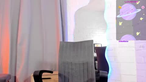 Snapshot of niafire chatting on October 3, 6:29 am Nia online show from October 3, 6:29 am