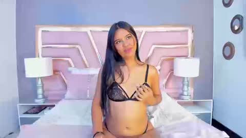 Nia  online show from September 8, 9:03 pm