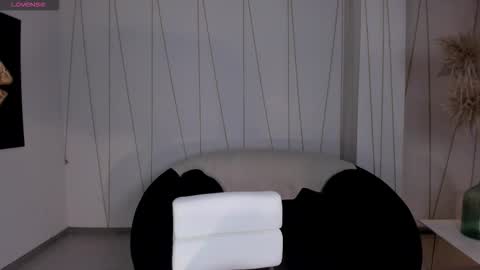 SQUIRTER DOLL    online show from March 15, 10:45 pm