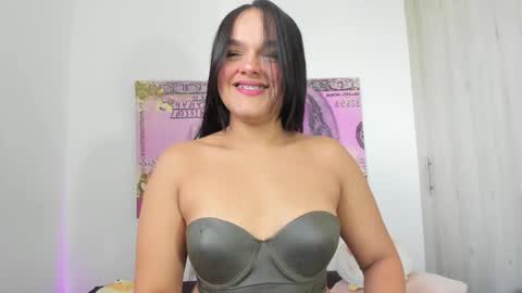 Snapshot of nianoretti chatting on September 20, 5:44 pm  Nia  online show from September 20, 5:44 pm