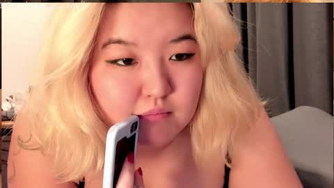 Kim online show from December 4, 11:01 am