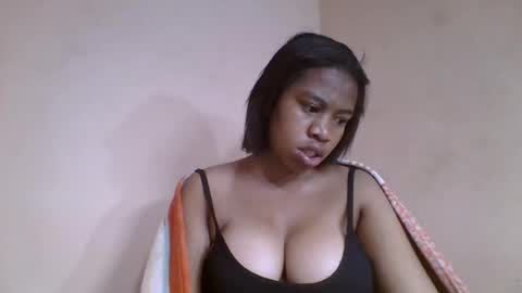 nicelly01 online show from June 15, 5:40 am