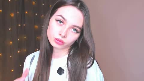 Nicole online show from December 21, 3:27 pm