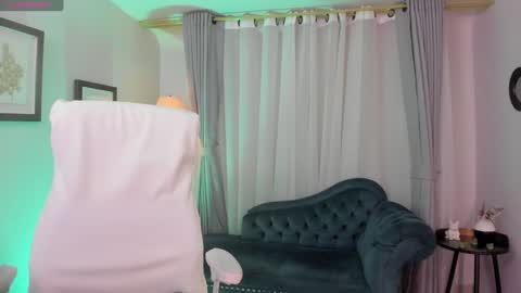 Nichole online show from January 31, 11:56 am