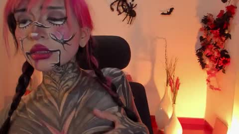   Help me reach 100 thumbs up online show from October 12, 7:00 am