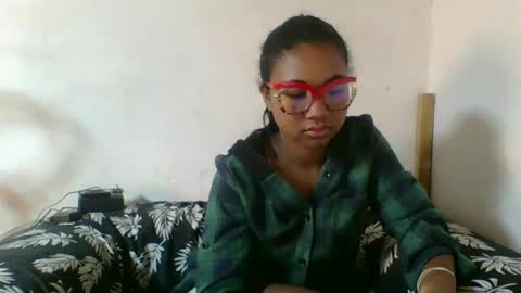 nickiqqyuu online show from July 20, 11:45 am