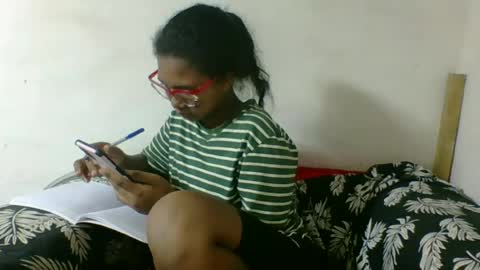 nickiqqyuu online show from July 24, 7:50 am