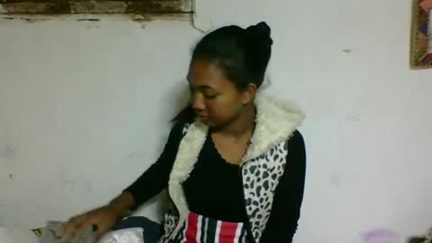 nickiqqyuu online show from June 25, 12:21 am