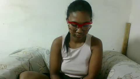nickiqqyuu online show from July 14, 6:18 am